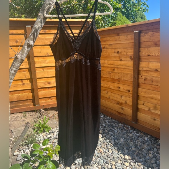 Torrid velvet dress- Black - Picture 3 of 9